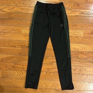 NEW Adidas Tiro 25 Essentials Track Pants Athletic Gym Black 13 14 Youth Large